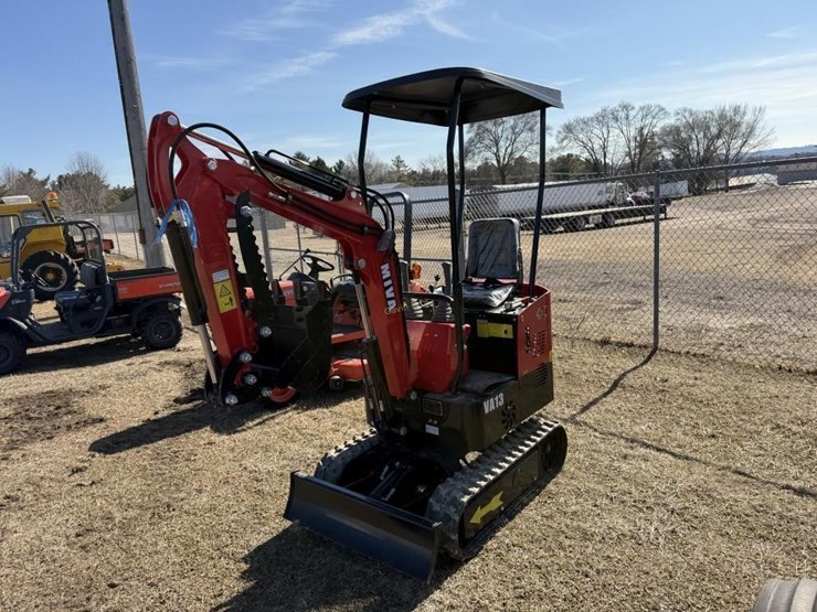 new-miva-va13-mini-excavator-image-1