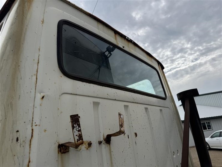 1985-ford-ltl9000-image-32