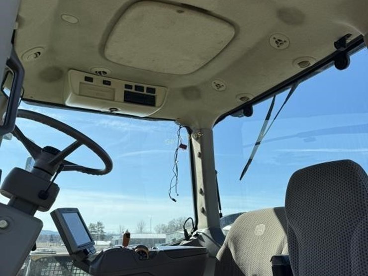 john-deere-8320r-image-16