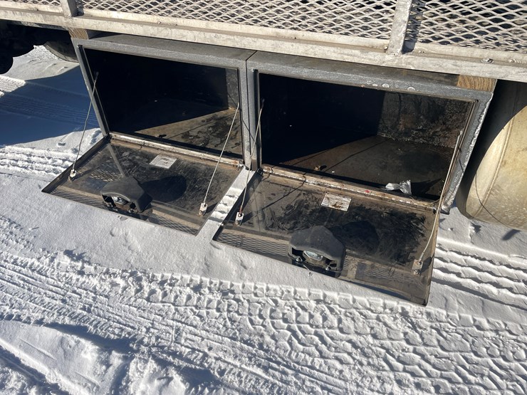 #1459-•-2008-peterbilt-pb335-hook-truck-(has-mn-title)-image-23