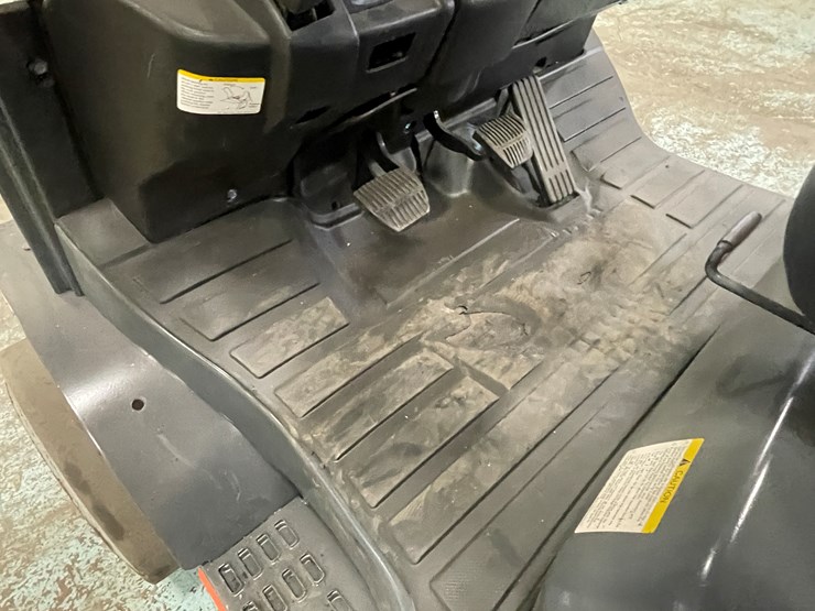 #175-•-2015-toyota-propane-forklift-image-38