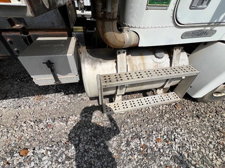 freightliner-tender-truck---adams-tender-image-17