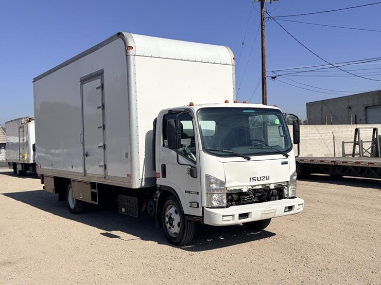 2017-isuzu-nrr-image-2