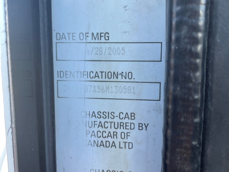 2006-kenworth-t300-image-29