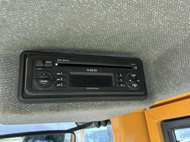 2007-volvo-l11oe-wheel-loader-image-27