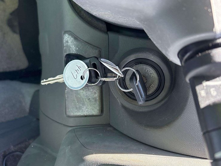 2015-nissan-frontier-image-27