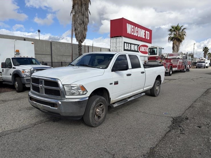 2012-dodge-2500-image-1