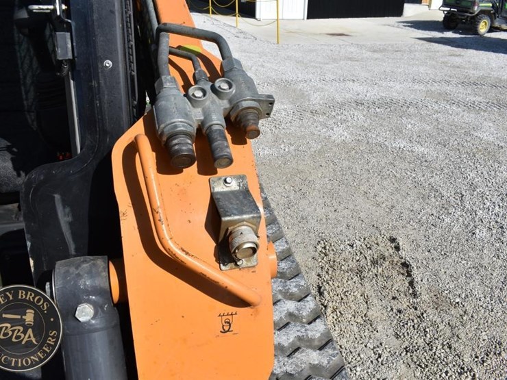 2023-case-tv450b-image-53