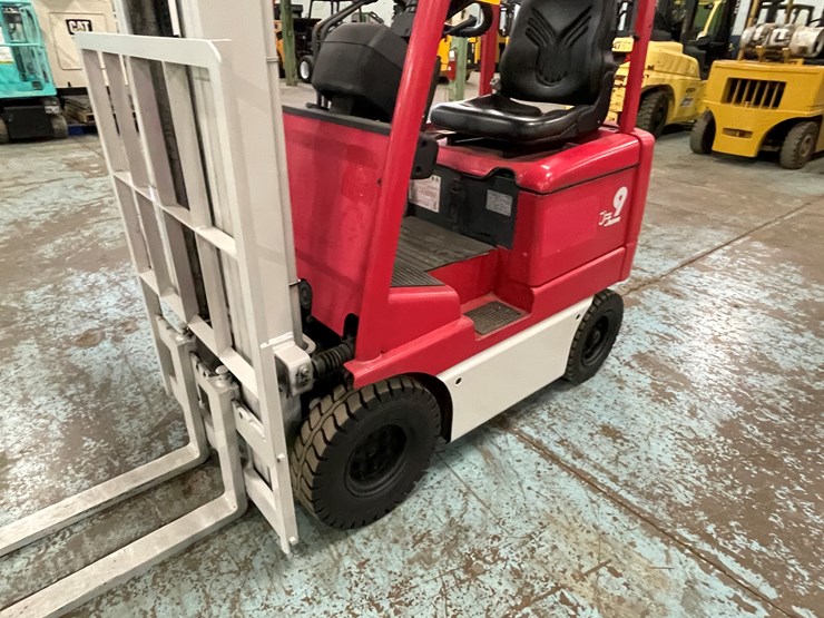 #184-•-toyota-9-runner-electric-forklift-image-13