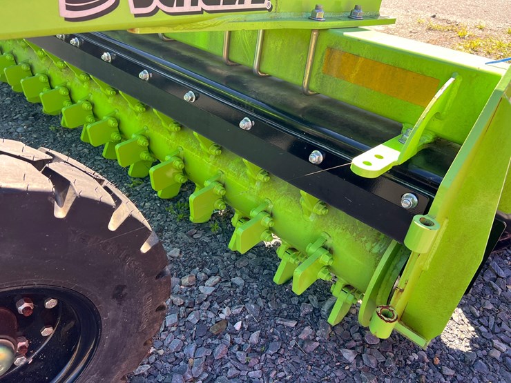 2022-white-251-image-11