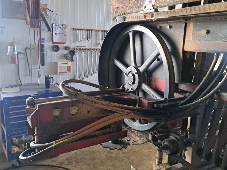 #127-•-2013-cooks-ac36-portable-bandmill-image-11