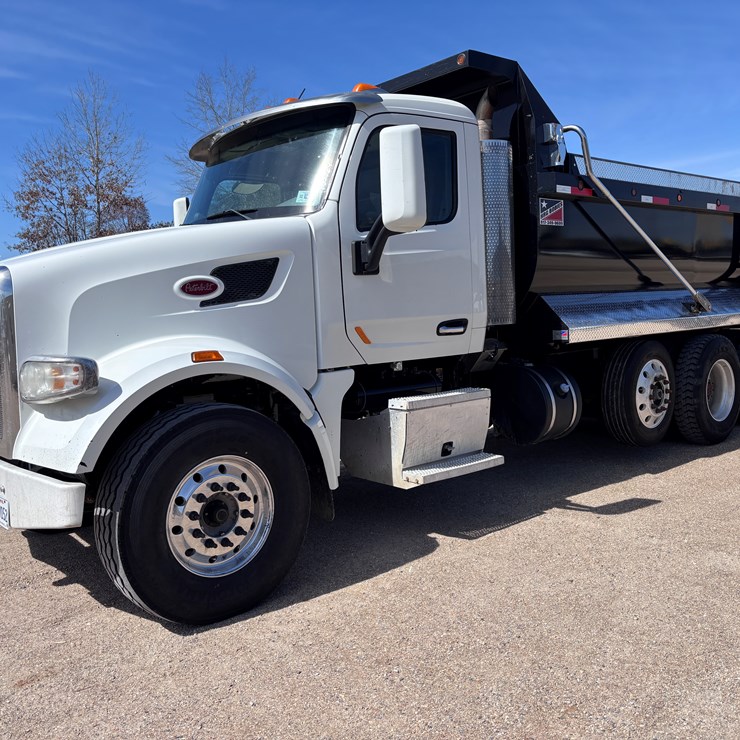 2016 PETERBILT 567
