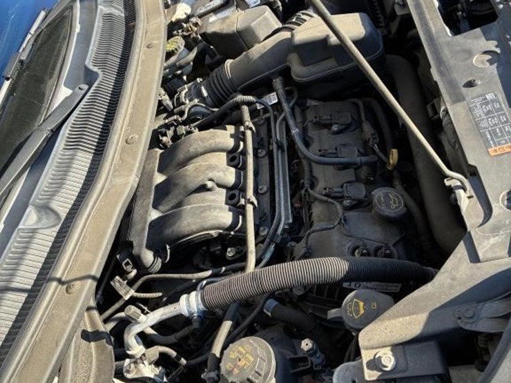 2016-ford-explorer-image-7