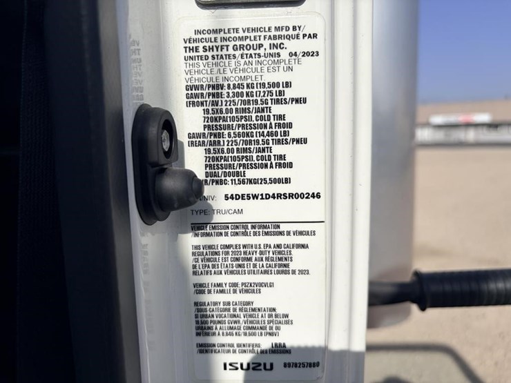 2024-isuzu-nrr-image-18