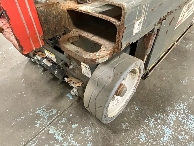 #206-•-2016-skyjack-scissor-lift-image-17