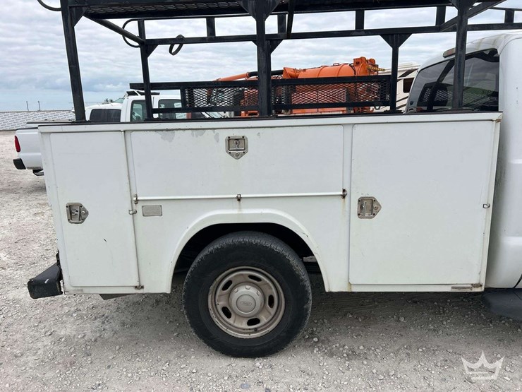 2011-ford-f250-image-26