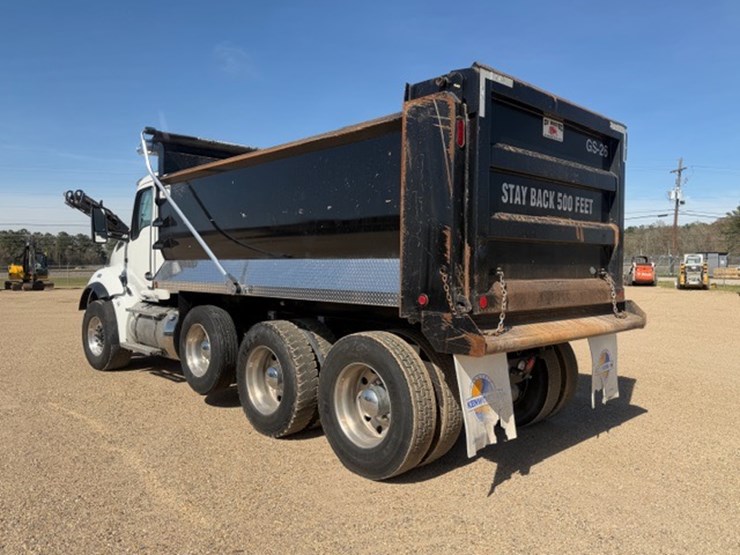 2024-kenworth-t880-image-4