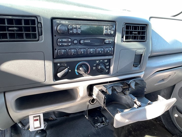 1999-ford-f550-image-28