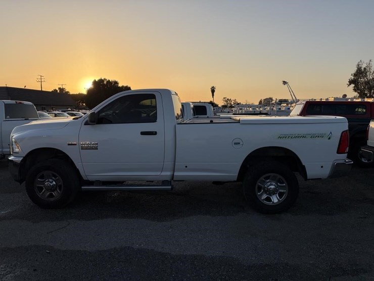 2016-dodge-2500-image-7