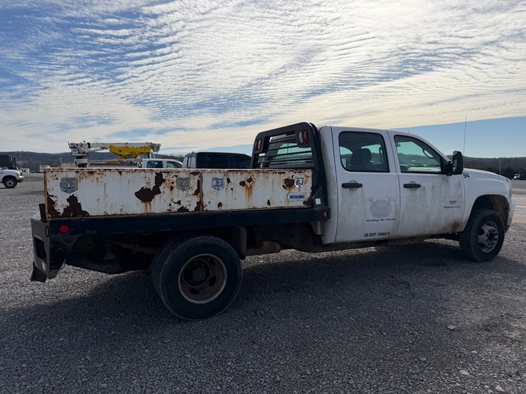 2011-gmc-3500hd-image-4