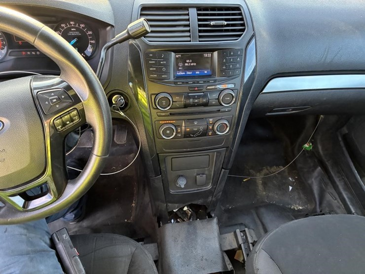 2018-ford-explorer-image-14