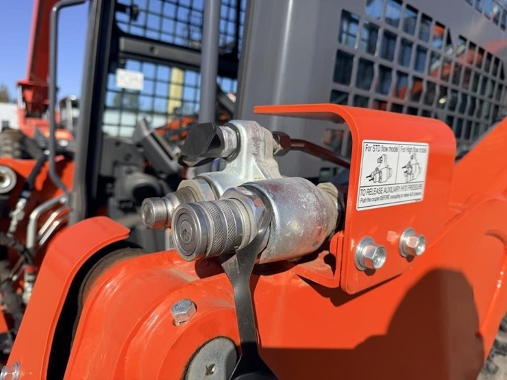 2024-kubota-svl75-3-image-8