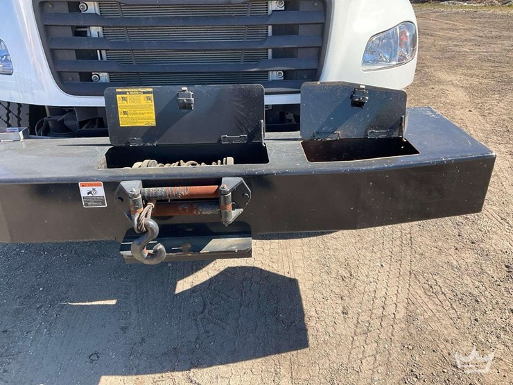 2024-freightliner-m2-106-image-62