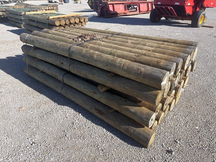 #23794-•-bundle-of-(28)-wooden-posts-image-1