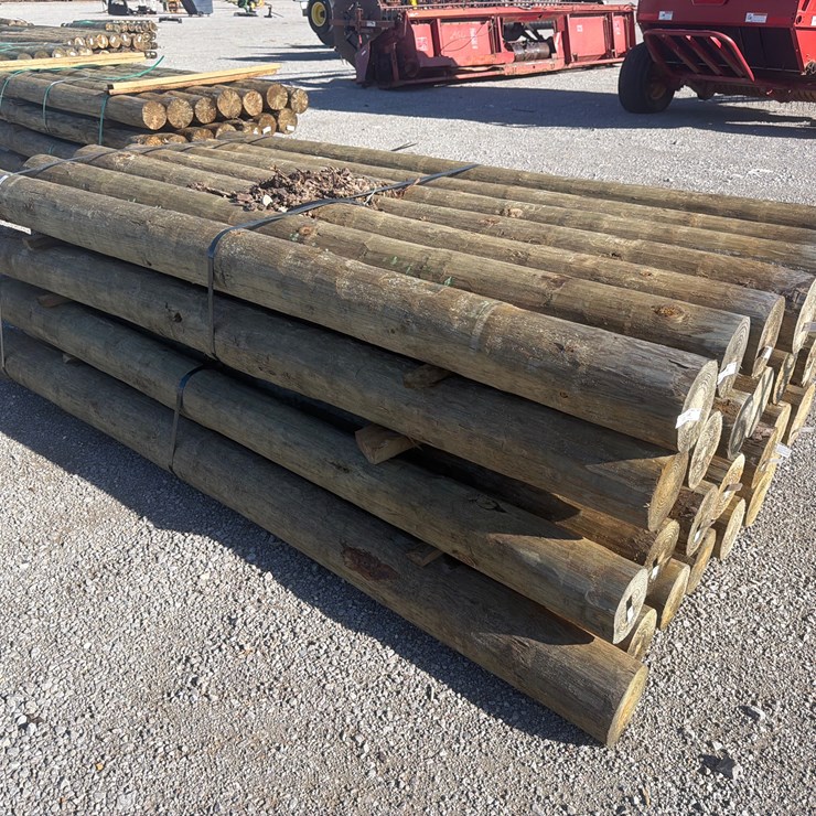 #23794 • BUNDLE OF (28) WOODEN POSTS