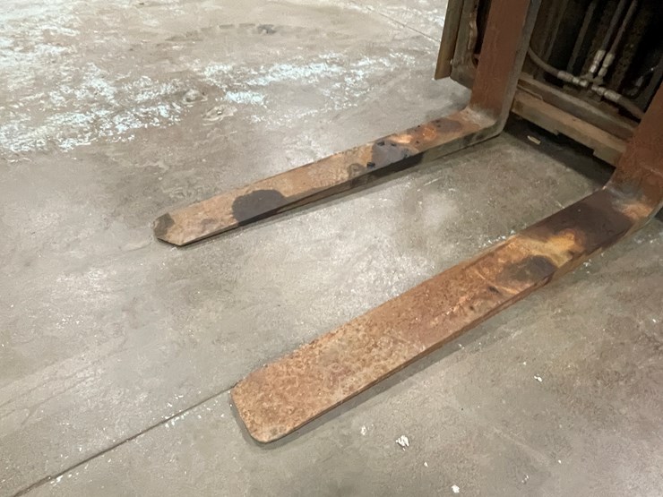 #169-•-2013-komatsu-30-propane-forklift-image-10