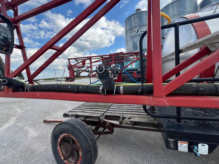 case-610-sprayer-system-2000-gallons-image-59