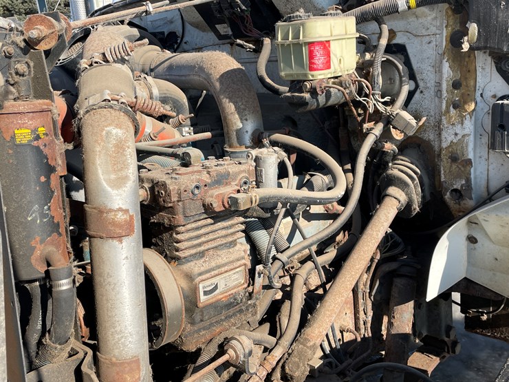 #1455-•-1998-international-box-truck-**-non-runner**-(has-mn-title)-image-13