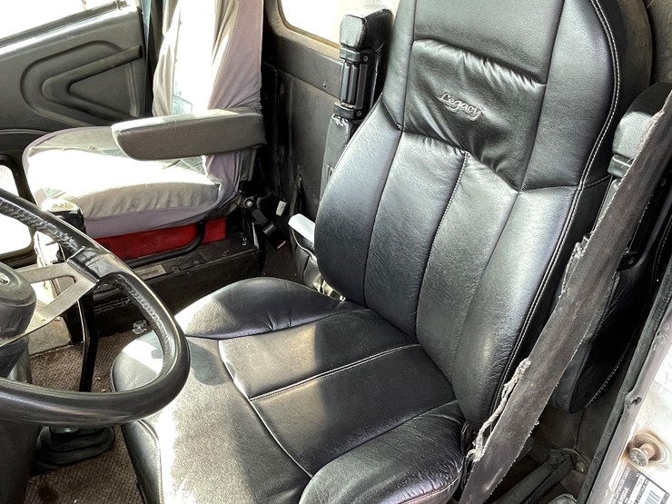 2000-international-9900-image-73