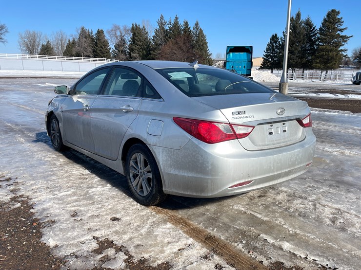 #1519-•-2013-honda-sonata-(has-mn-prior-salvage-title)-image-3
