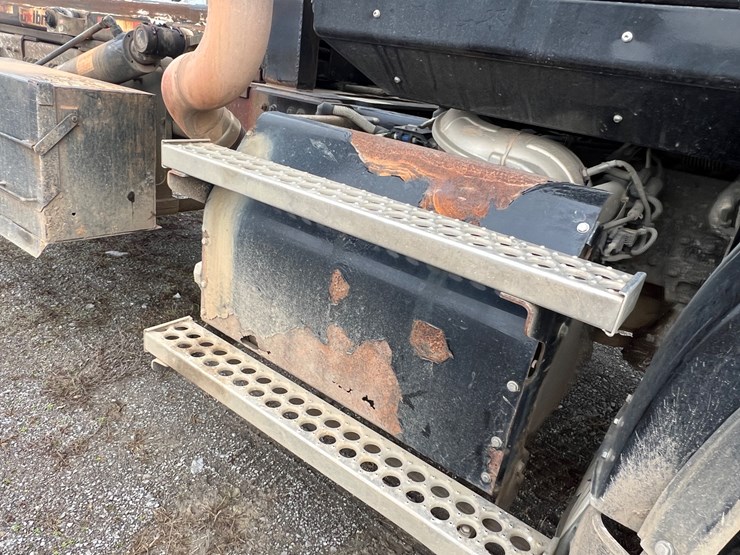 western-star-4700sb-image-15