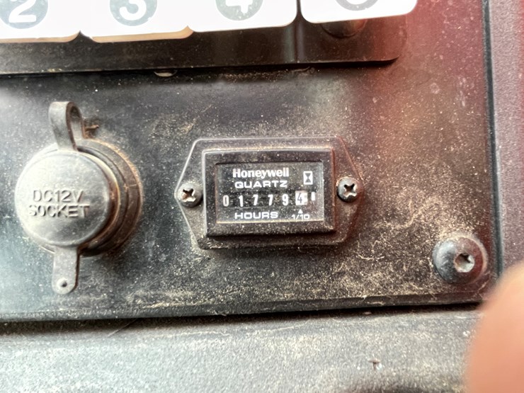 #132-•-2017-skyjack-sj643-telehandler-image-50