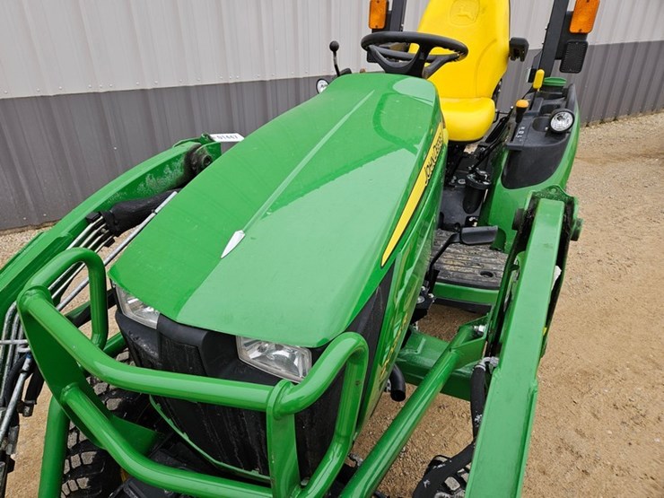 john-deere-1025r-image-12