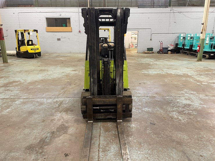 #172-•-clark-gcs25-propane-forklift-image-10