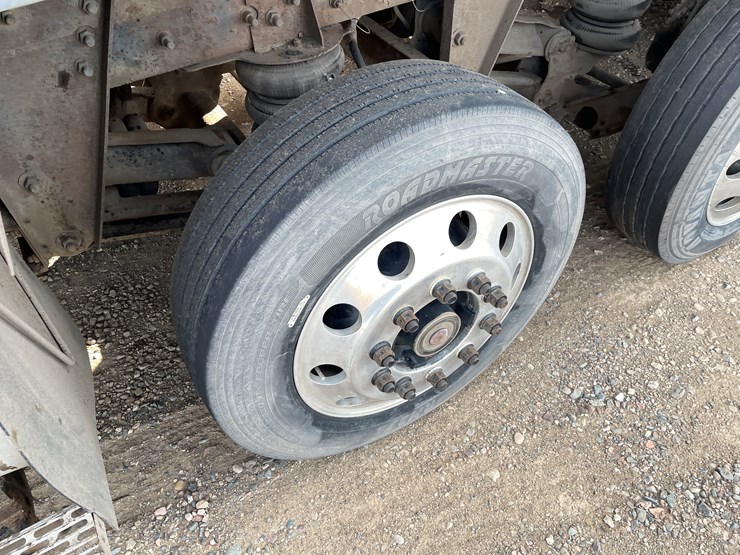 2001-mack-cl713-image-10