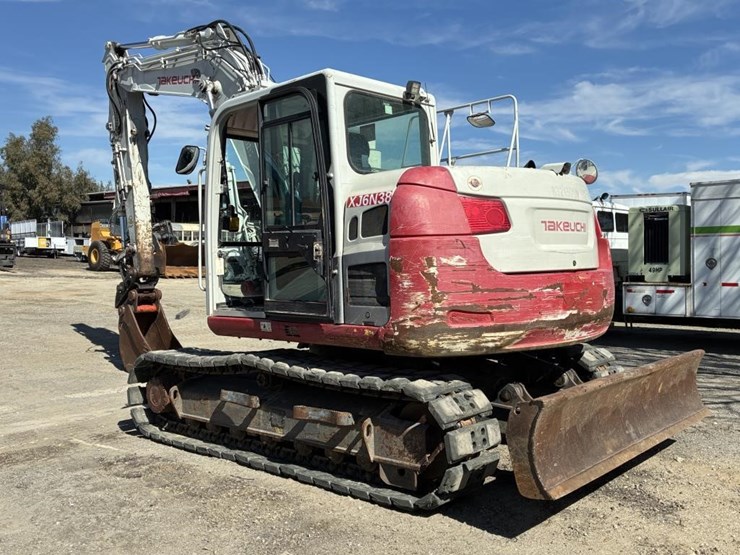 2017-takeuchi-tb2150-image-4