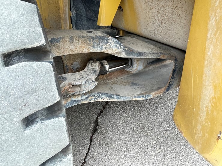 2018-caterpillar-dp135-image-24