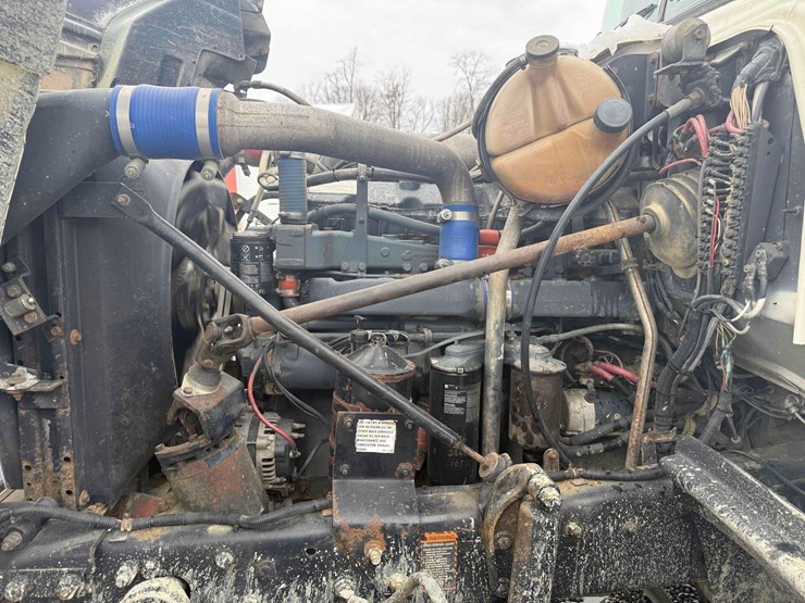 1997-mack-rd688s-image-7