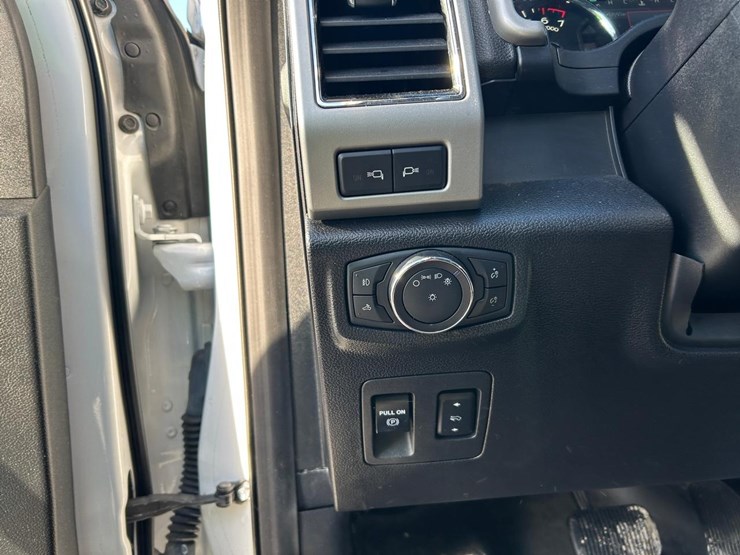 2018-ford-f150-image-27