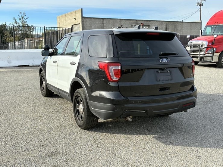 2018-ford-explorer-image-4