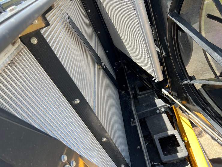 2023-new-holland-cr10.90-image-96