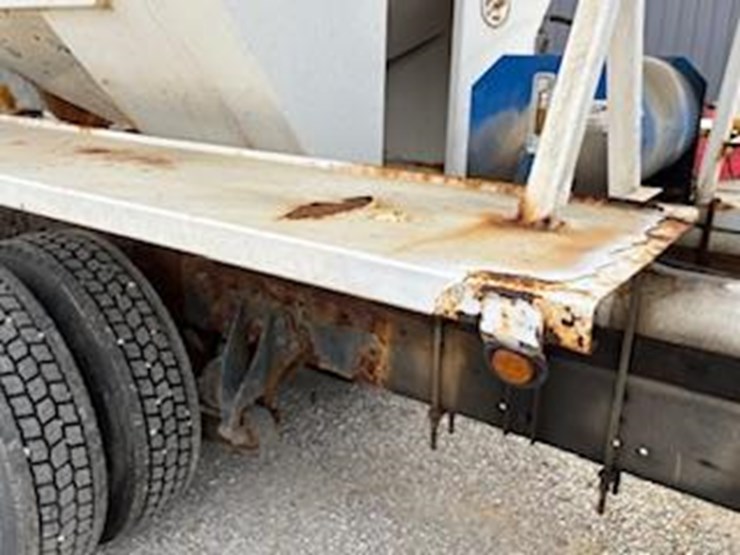 2004-international-8600-image-14