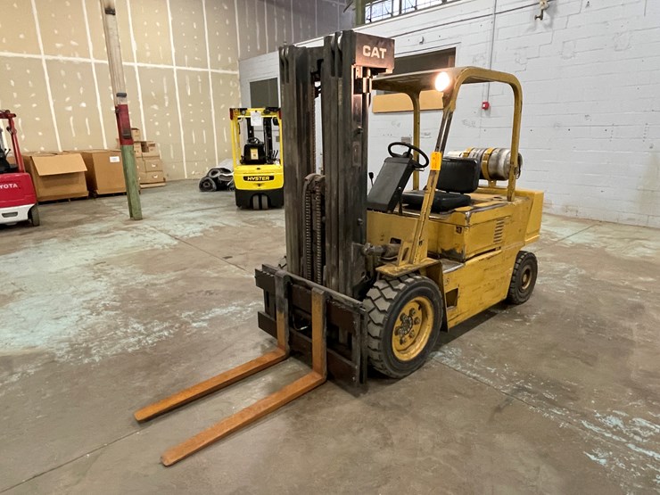 #178-•-cat-vc600-propane-forklift-image-1