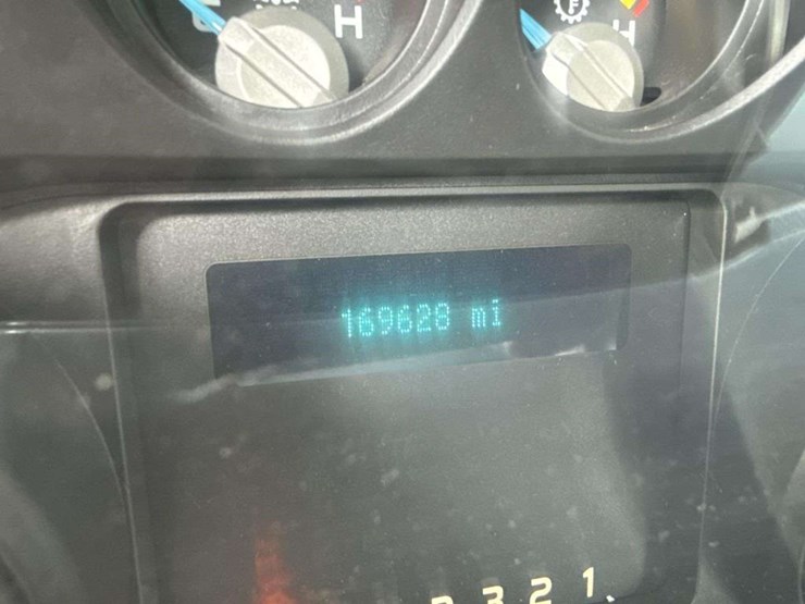 2014-ford-f550-image-12