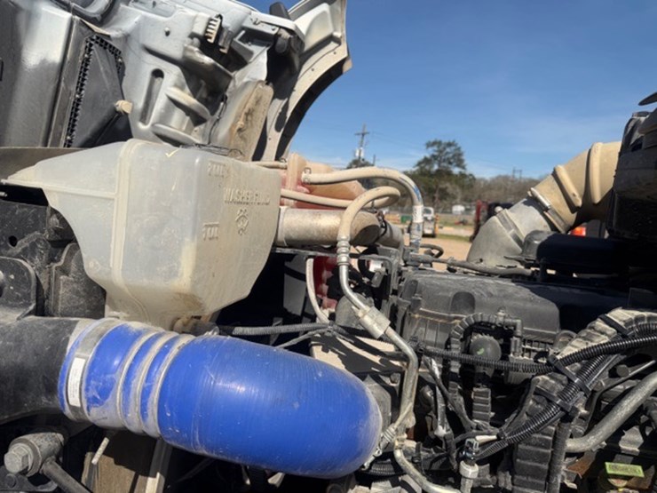 2024-kenworth-t880-image-66