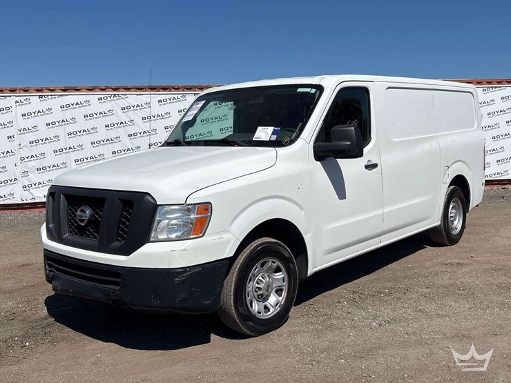 2016-nissan-nv2500-image-1